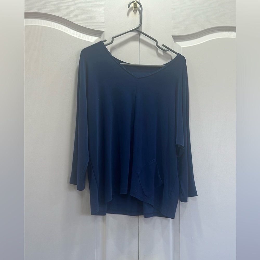 Elegant Navy Blue Women's Top L